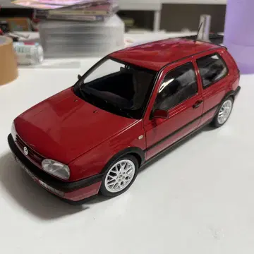 노레브 1/18 폭스바겐 골프 GTi 골프 III