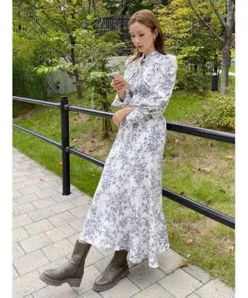 SNIDEL 데콜테 오픈 원피스