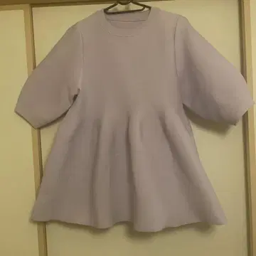 연보라색 다섯 부 소매 플레어 페플럼 상의