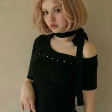 Nana ribbon oneshoulder tops Black