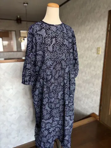 유마츠 시보리 원피스 뒷면 카라 슬릿 7부 소매 가을