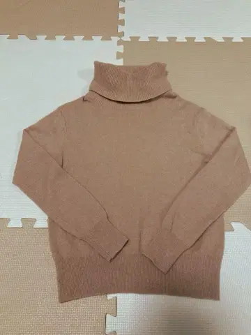 UNIQLO 캐시미어 터틀넥 스웨터