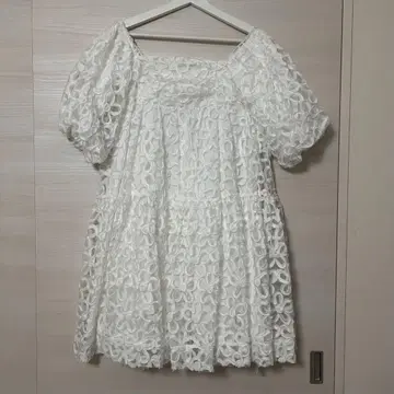 FLOWER PUFF SLEEVE TIERED ONE-PIECE