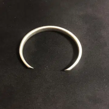 OX JEWELRy Silver Curve Bangle MB
