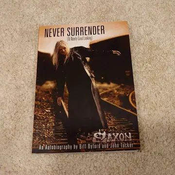 [ Never Surrender ] 외국도서 초판