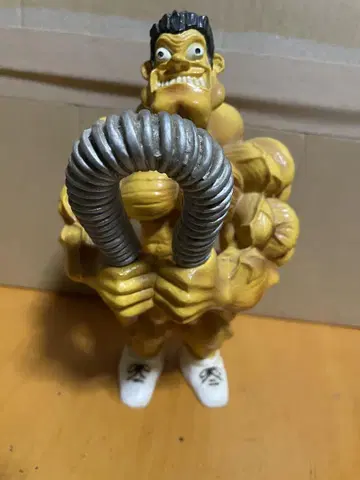 근육 피규어 덤벨 포함 약 20cm