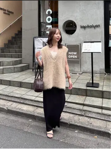 디스코트 페더 얀 베스트 롱 기장 베이지