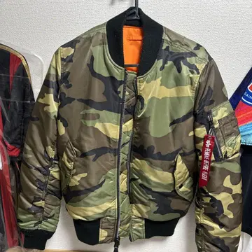 ALPHA INDUSTRIES 카모플라쥬 MA-1 플라이트 자켓
