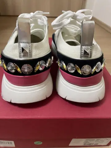 발렌티노 스니커즈 비쥬