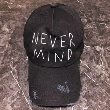 AZS TOKYO NEVER MIND 자수 스냅백 캡