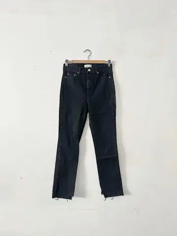 Mila Owen 컷오프 슬릿 스키니 데님 팬츠 블랙