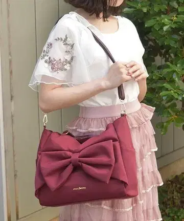 axes femme 액시즈 리본 부착 발수 나일론 토트
