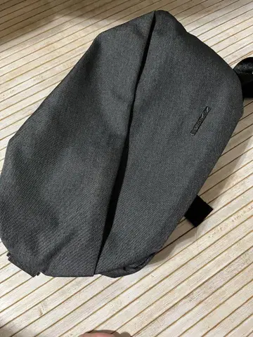 QUICKPACK 13 퀵팩 바디백 다크 그레이 표기