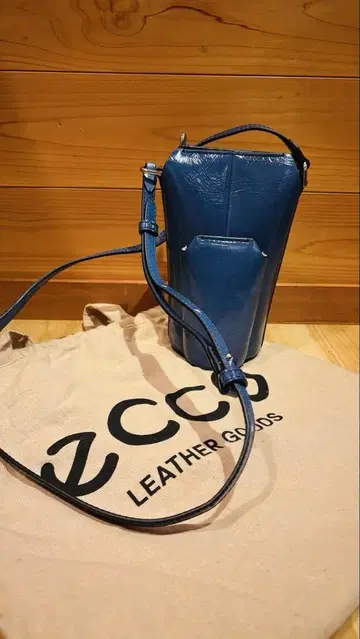 [미사용 새상품] ECCO 숄더백
