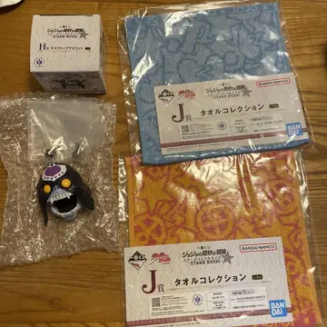 제일복권 죠죠 스탠드 러쉬 H상 데스크탑 마스코트 J상 타월 2종