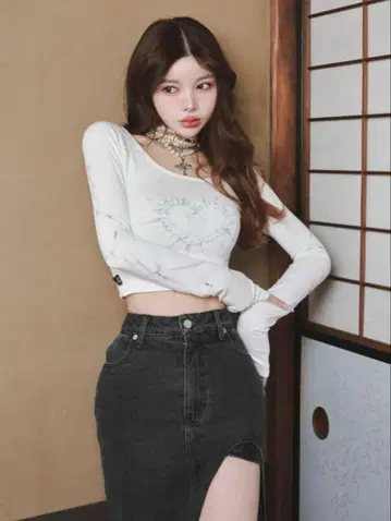 다리치 하트 모티브 크롭 상의 화이트