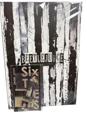 BEETLEJUICE 팜플렛 제시 아크릴 스탠드