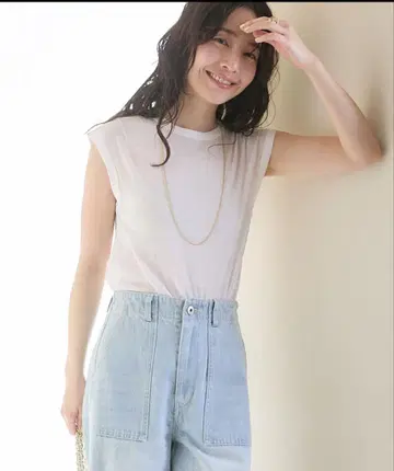 La boutique BonBon 시어 슬리브리스 티셔츠