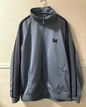 나비 로고가 있는 라이트 블루 저지 XXL