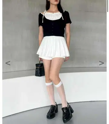 NICE CLAUP 플리츠 치마바지