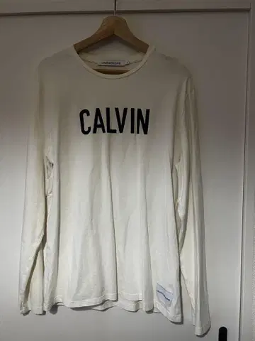 Calvin Klein 티셔츠
