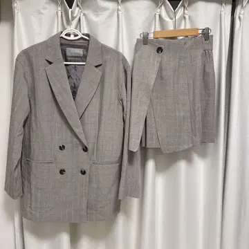 그레이 더블 브레스트 자켓 스커트 셋업