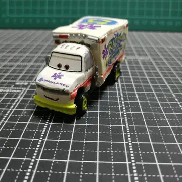 TOMICA 카즈 닥터 데미지