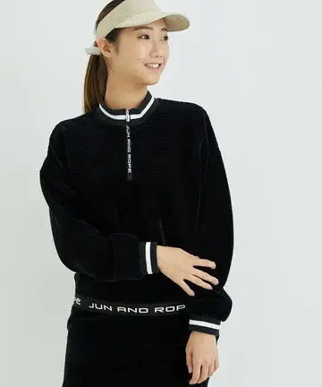 준 앤 로프 코듀로이 하프 지퍼 스웨터