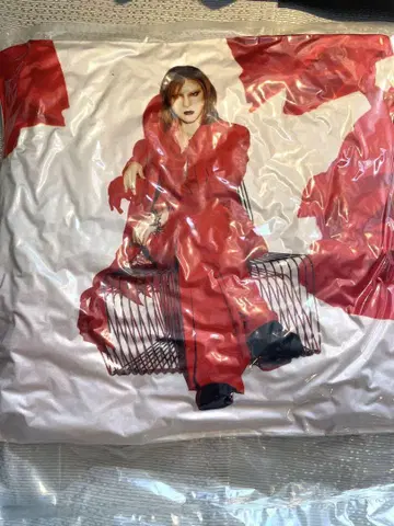 YOSHIKI DINNER SHOW 2025 기념품 쿠션