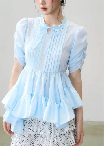 Twist Flare Pintuck Blouse treaturself