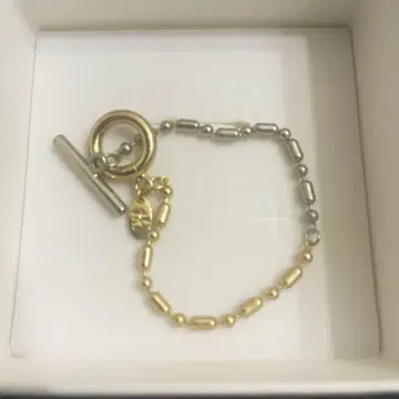 다케오 키쿠치 팔찌