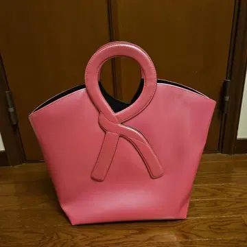핑크 토트백 핸들 디자인