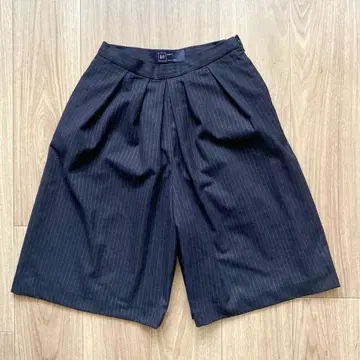 GAP 갭 스트라이프 와이드 숏팬츠 네이비