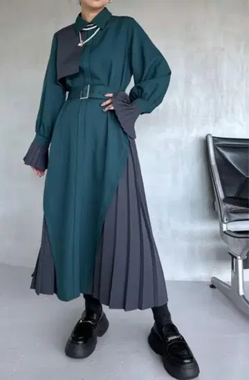 Hare 사이드 플리츠 원피스 그린
