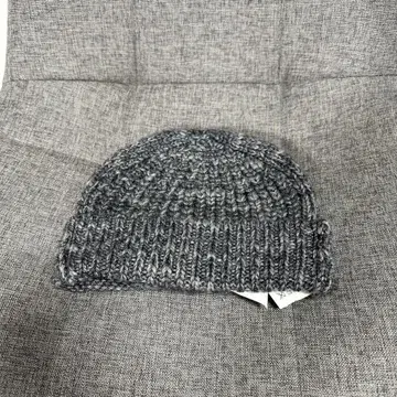 sacai 비니 울 아크릴
