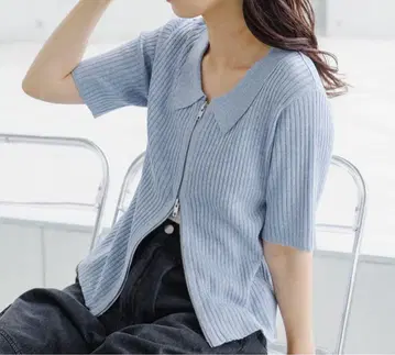 스카이블루 반팔 리브 상의 카스타네