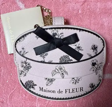 Maison de FLEUR 패스 케이스
