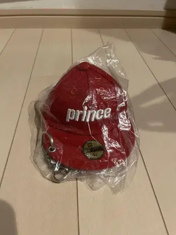 키링 prince NEWERA 1/4 빨간색 레드