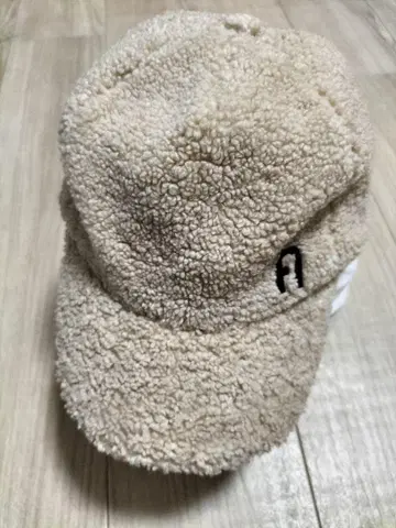 아이보리색 보아캡