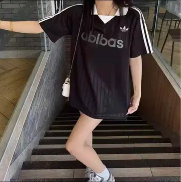 adidas originals 카라 부착 T셔츠