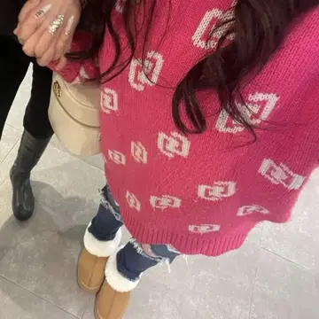 GYDA GG 패턴 니트탑 핑크 착용 사진 있음