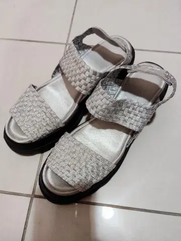 Gomu56 GomuGomu 밴딩 밴딩 실버 통굽 샌들 L 새상품급