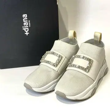 새상품급 플러스 다이애나 니트 삭스 스니커즈 비쥬 베이지 22.5cm