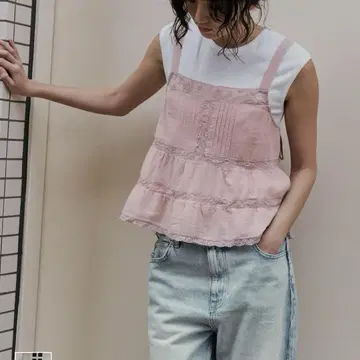 [ 화이트 ] ZARA 자수 스트랩 거즈 상의