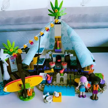 LEGO Friends 41700 비치에서 글램핑