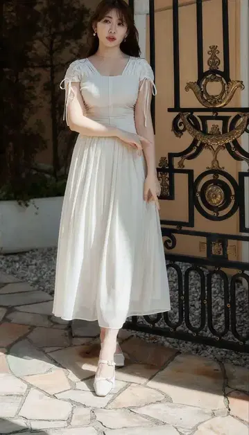 herlipto Nuage Airy Dress