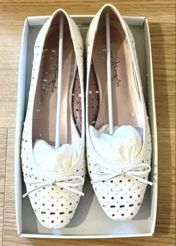 [새상품급] 긴자 카네마츠 / 로우힐 펌프스 슬렌더 시리즈 25cm