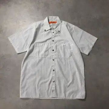 GQ3302 MONITALY / REDKAP : 스터드 디자인 반팔