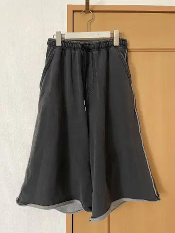 지나시스 하프 팬츠