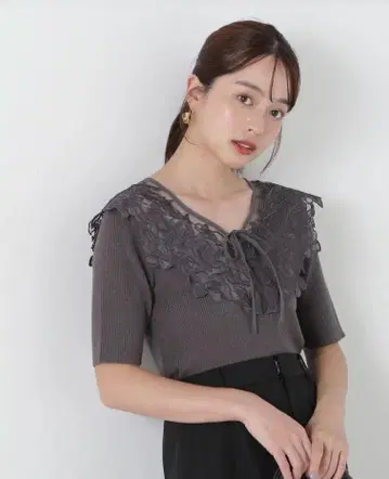 이번 시즌 프로포션 바디 드레싱 케이프풍 레이스 니트
